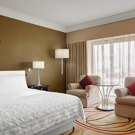 Le Meridien Jeddah Exterior photo A guest room at the hotel