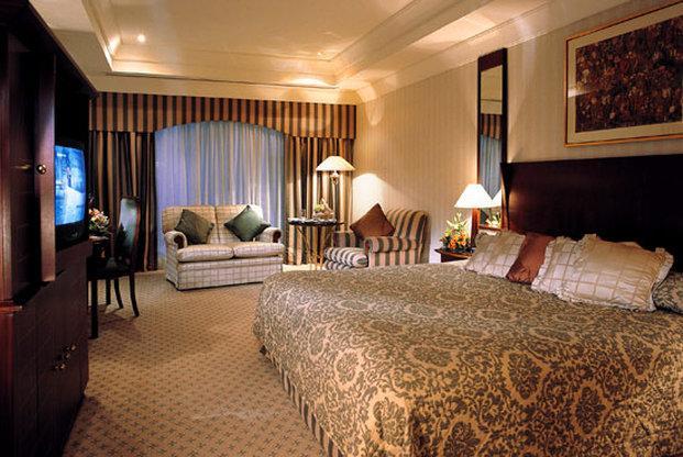 Le Meridien Jeddah Exterior photo A room at the hotel