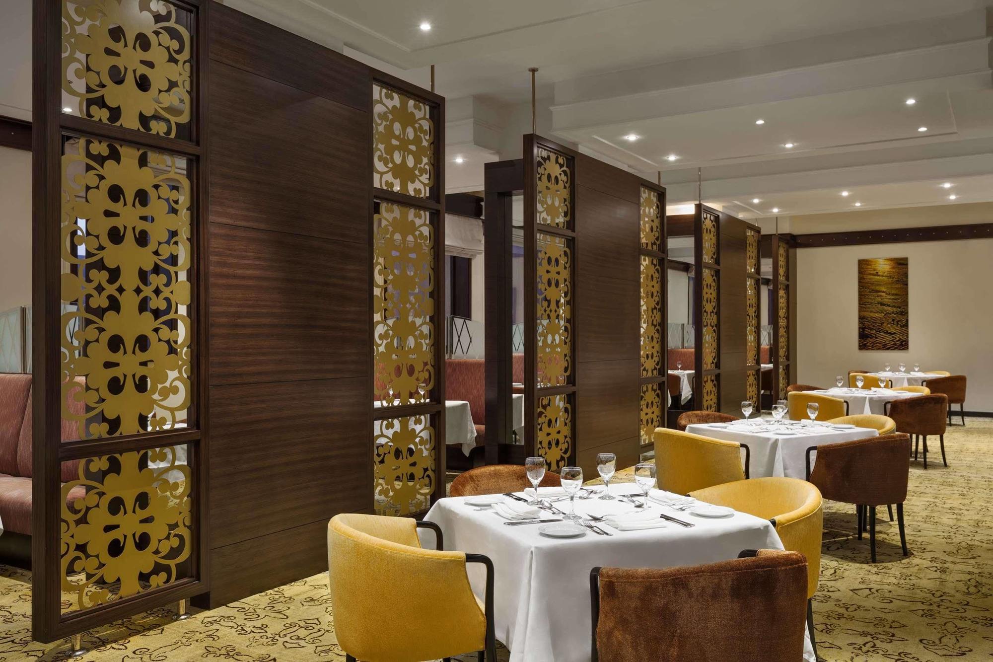Le Meridien Jeddah Exterior photo The restaurant
